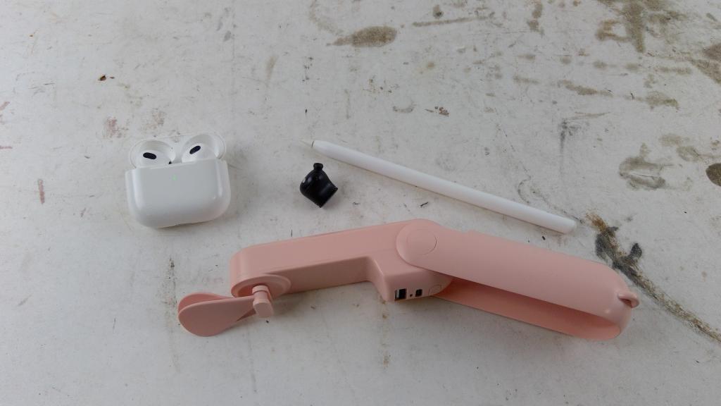 Apple Airpods And More 4 Pieces