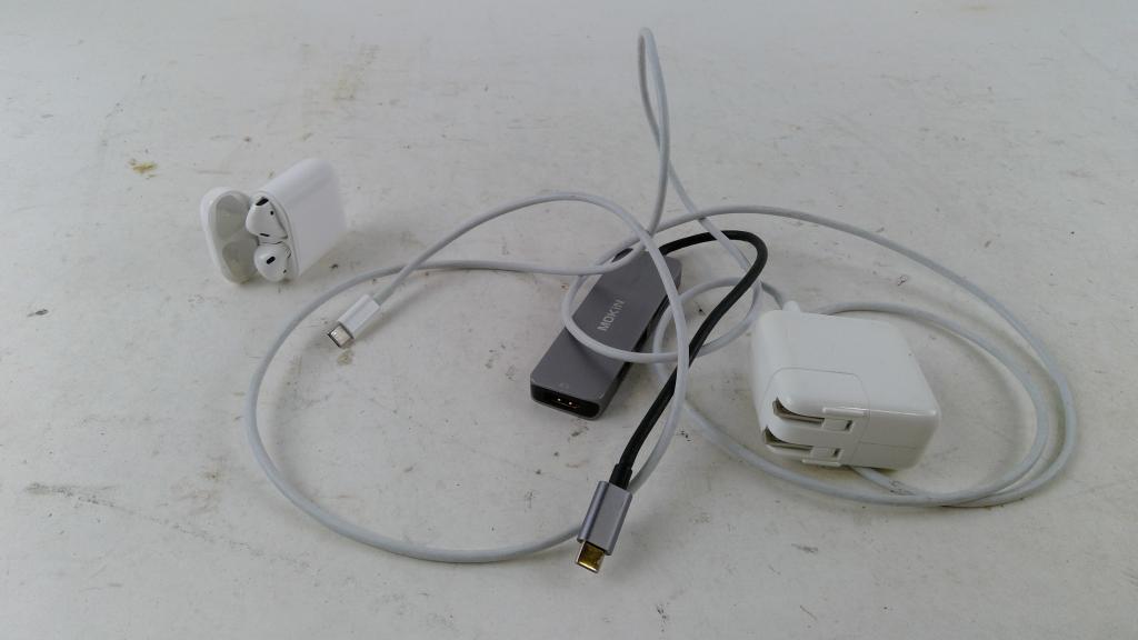 Apple Airpods And More 4 Pieces