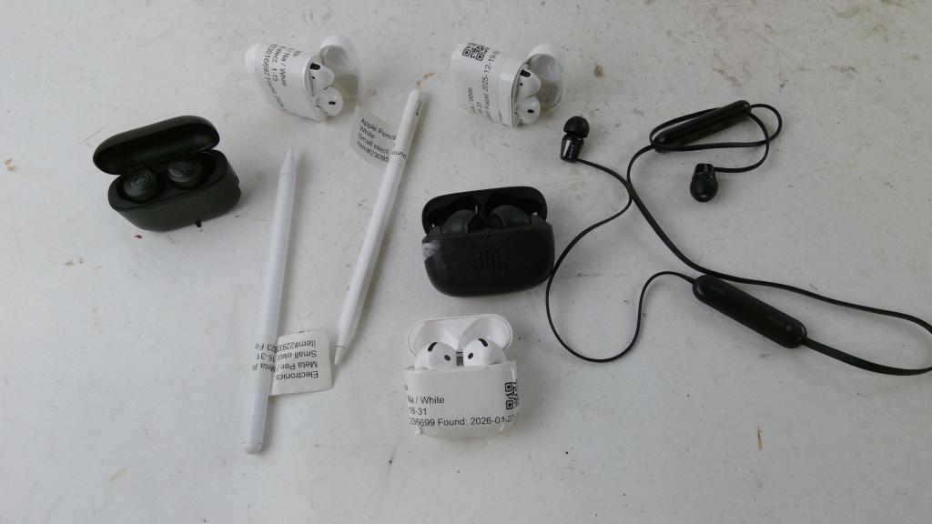 Apple Airpods And More 5+ Pieces