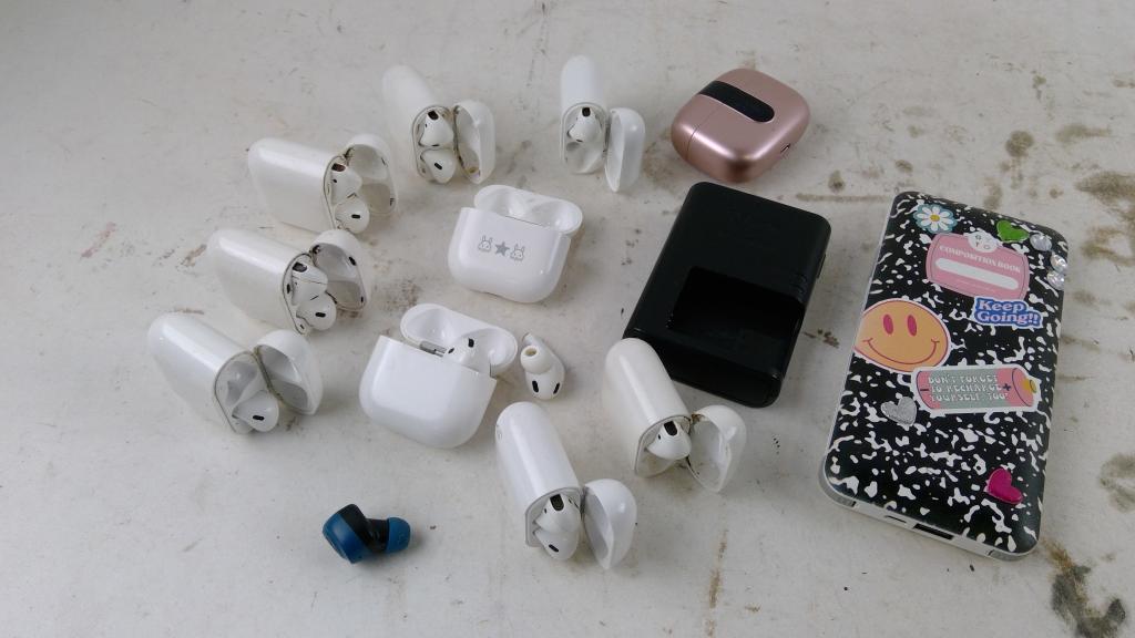 Apple Airpods And More 5+ Pieces
