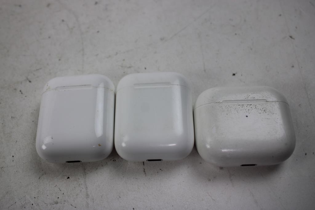 Apple Airpods Bulk Lot 3 Pieces