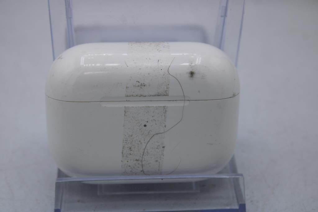 Apple AirPods Pro 2 With Charging Case