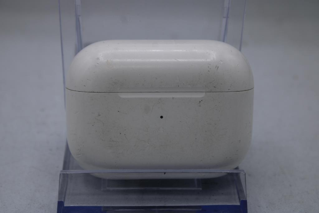 Apple AirPods Pro 2 With Charging Case