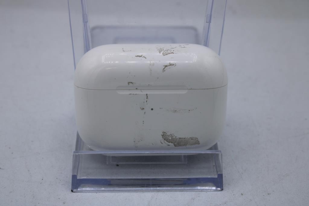 Apple AirPods Pro 2 With Charging Case
