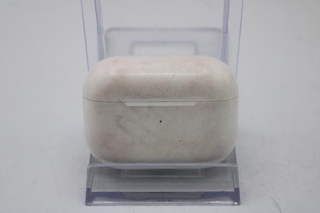 Apple AirPods Pro 2 With Charging Case