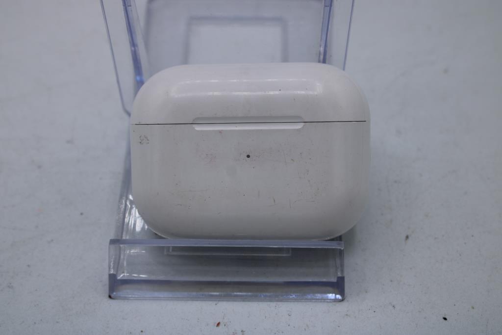 Apple AirPods Pro 2 With Charging Case