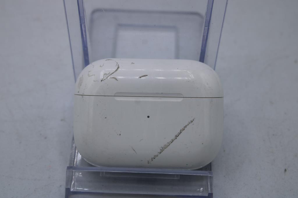 Apple AirPods Pro 2 With Charging Case