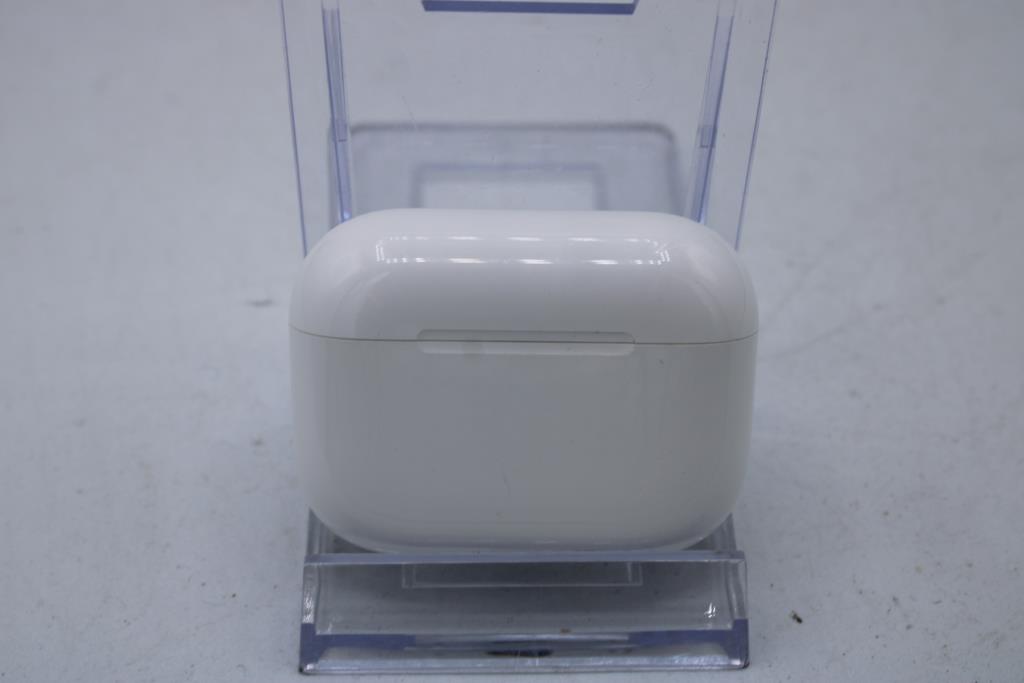 Apple AirPods Pro 3 With Charging Case