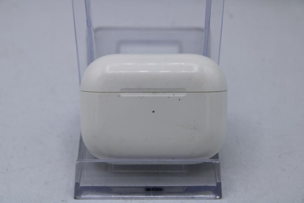 Apple AirPods Pro With Charging Case