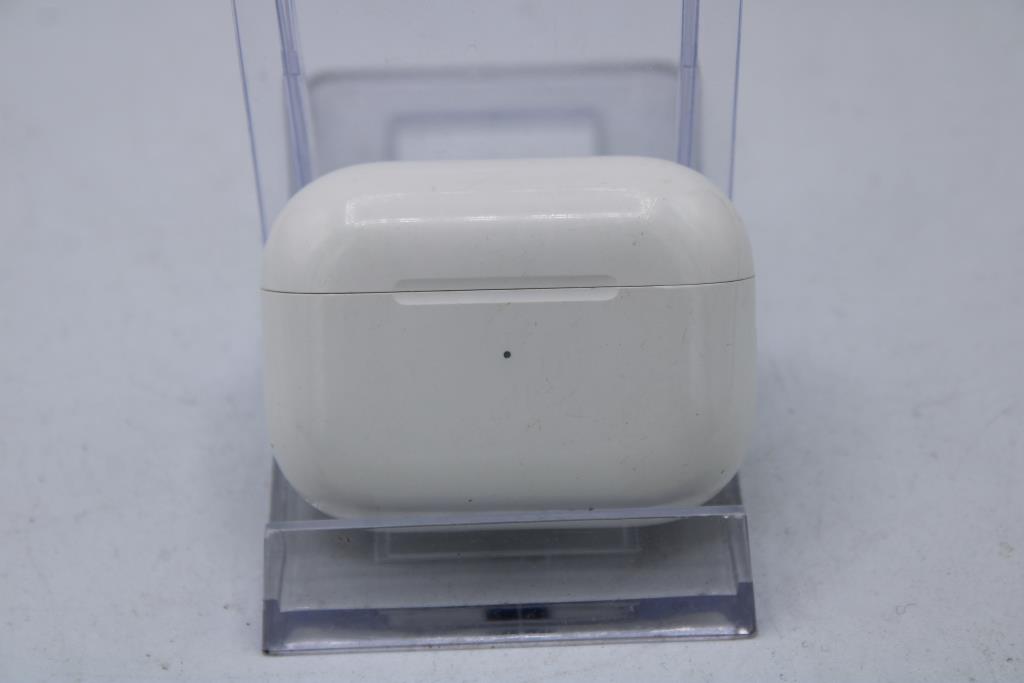 Apple AirPods Pro With Charging Case