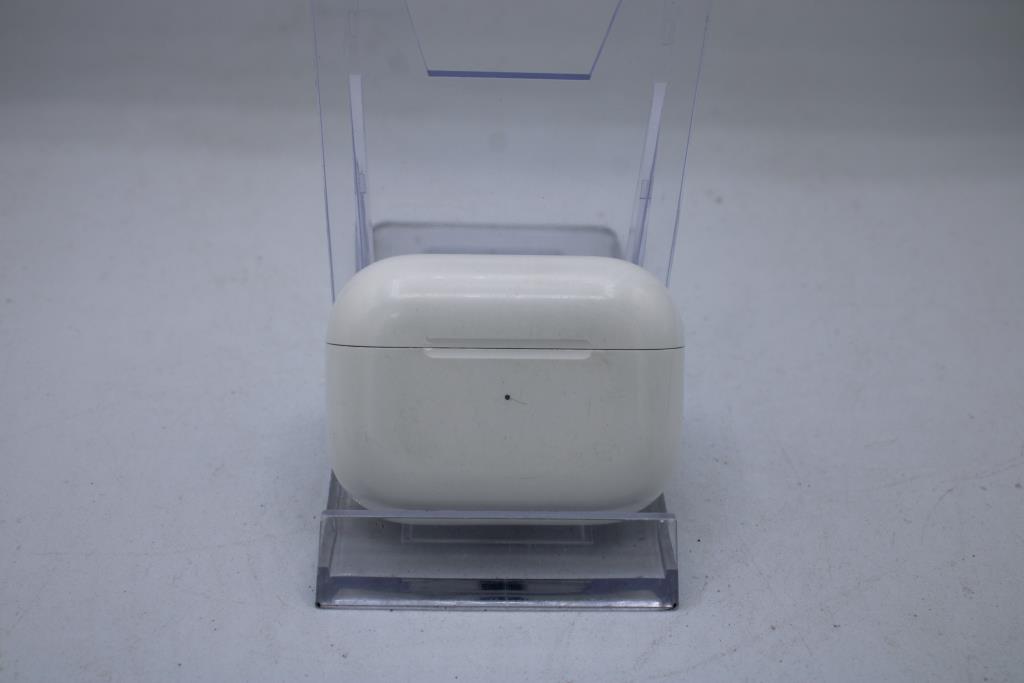 Apple AirPods Pro With Charging Case