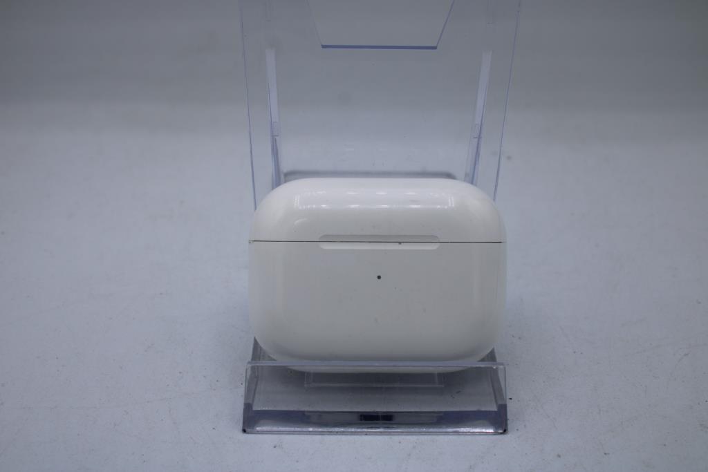 Apple AirPods Pro With Charging Case