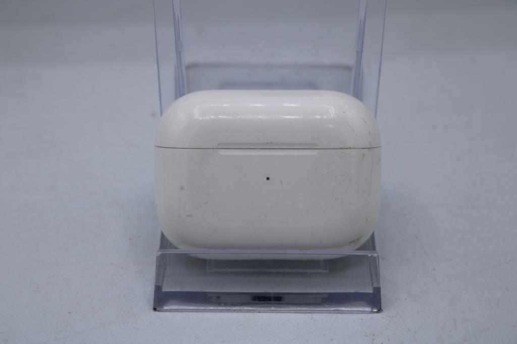 Apple AirPods Pro With Charging Case