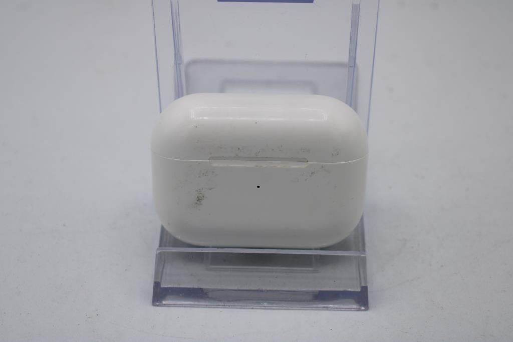 Apple AirPods Pro With Charging Case