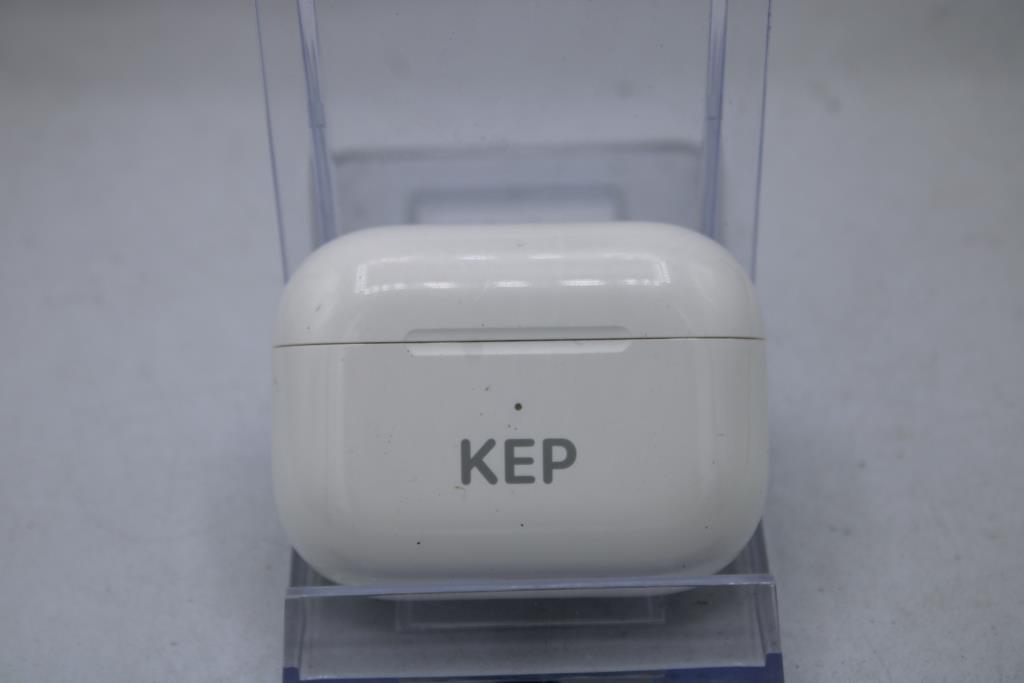 Apple AirPods Pro With Charging Case