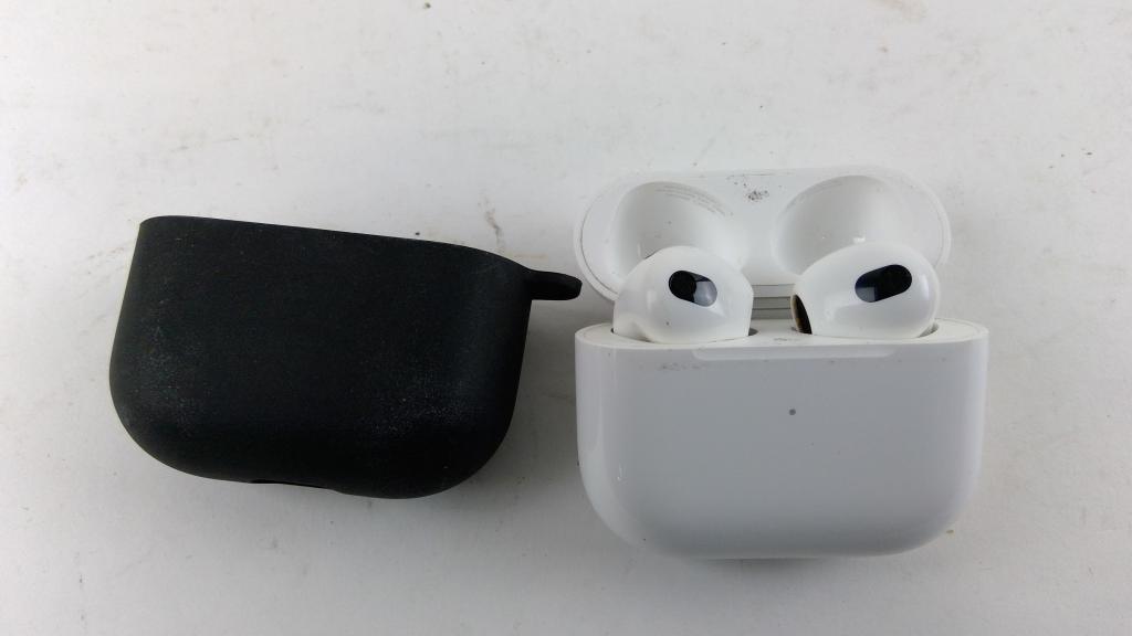 Apple Airpods Sold For Parts
