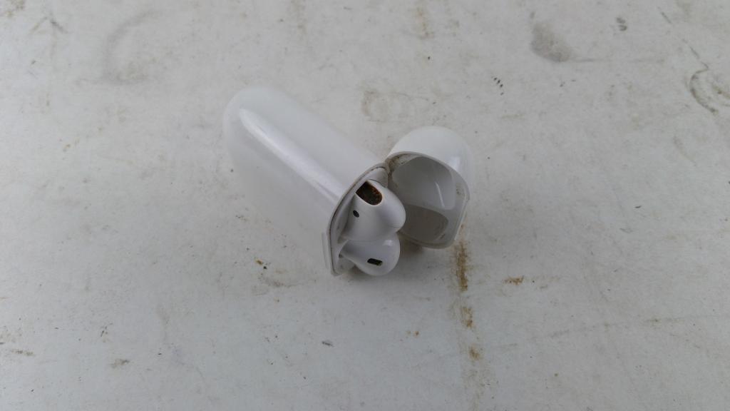 Apple Airpods Sold For Parts