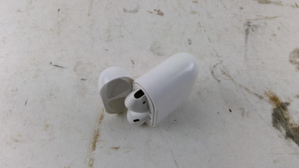 Apple Airpods Sold For Parts