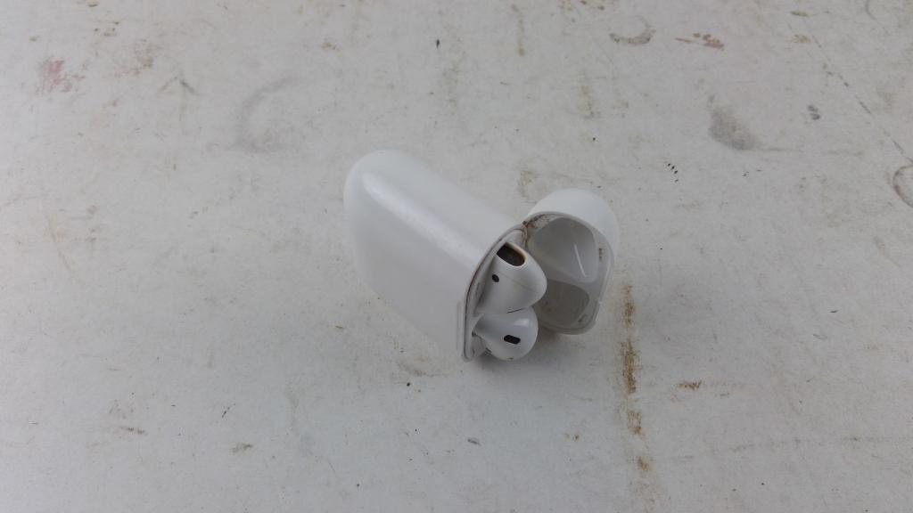 Apple Airpods Sold For Parts
