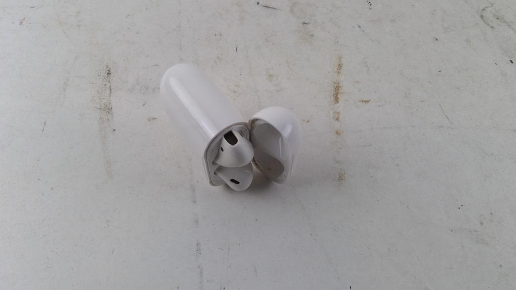 Apple Airpods Sold For Parts