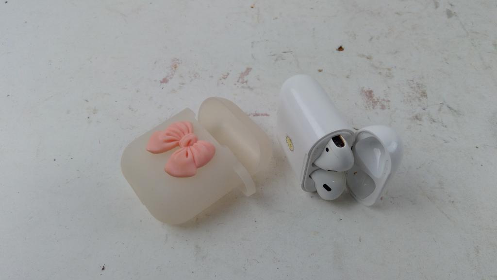 Apple Airpods Sold For Parts