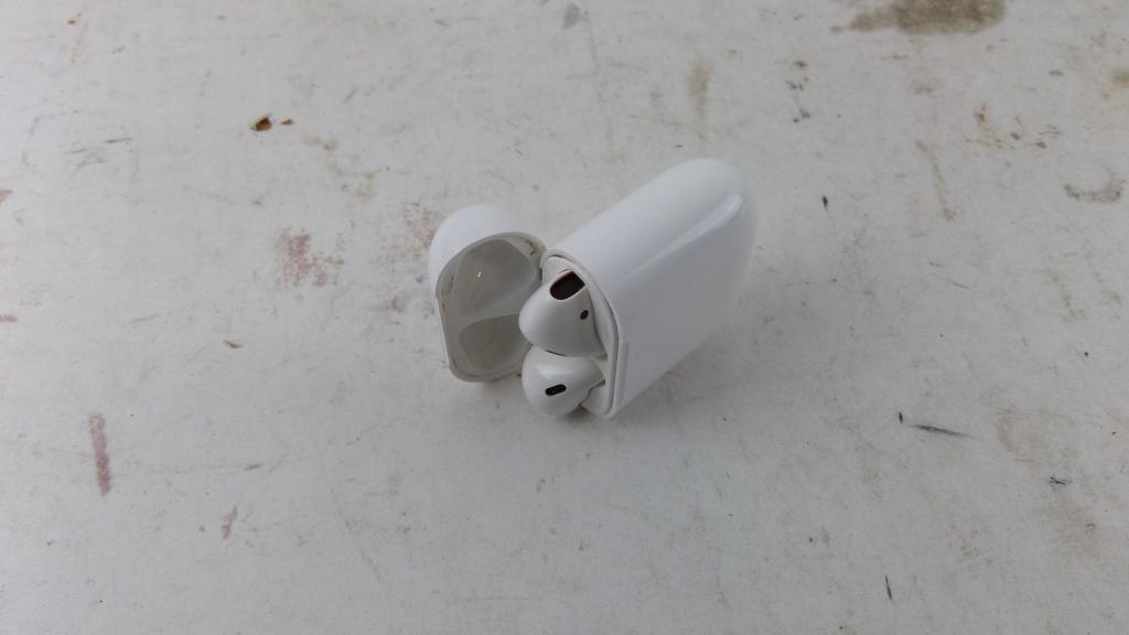 Apple Airpods Sold For Parts