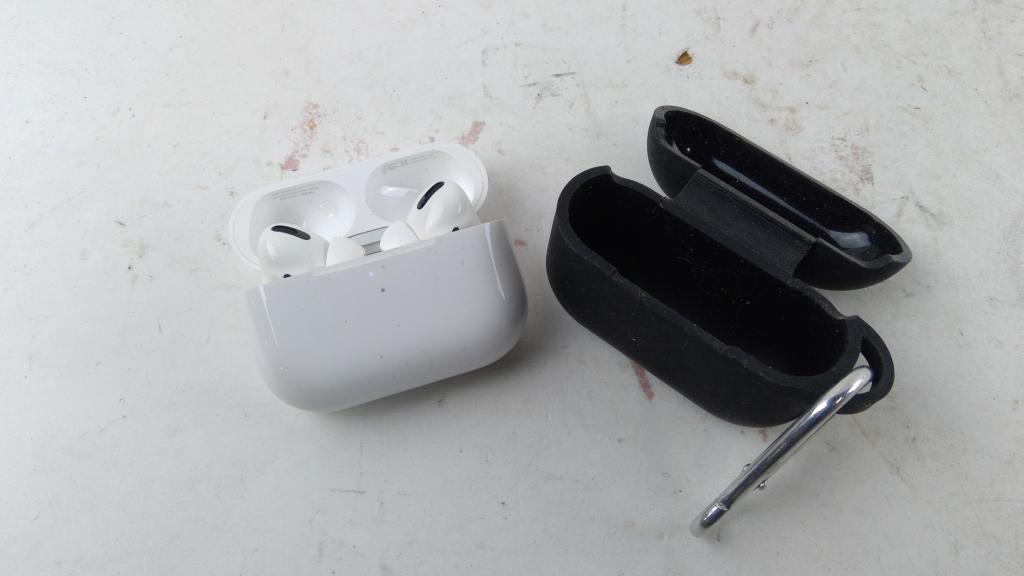 Apple Airpods Sold For Parts