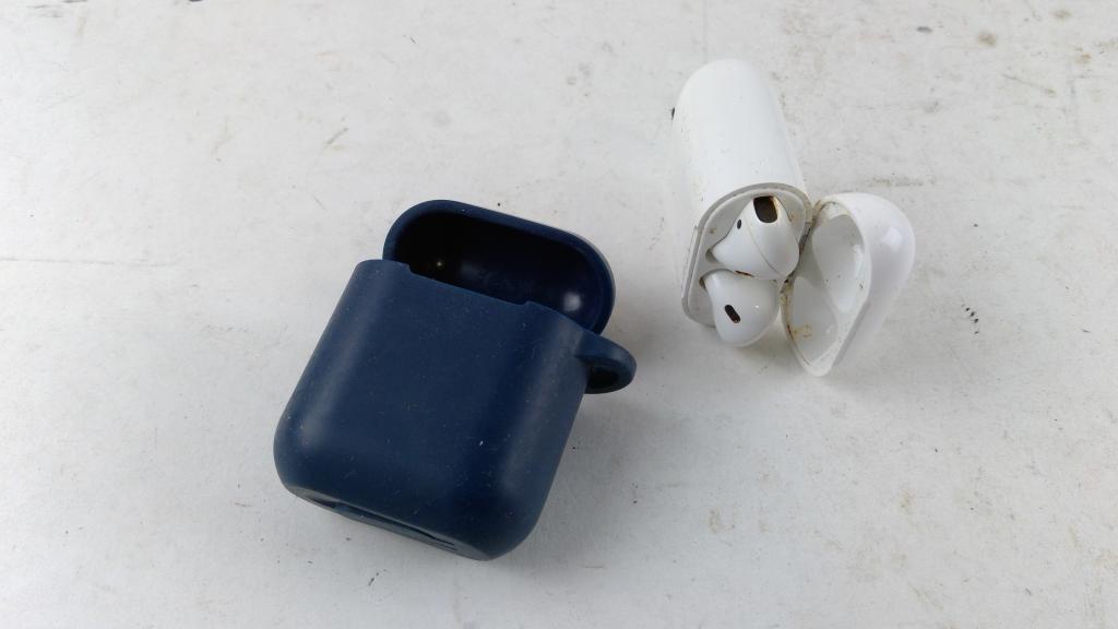 Apple Airpods Sold For Parts