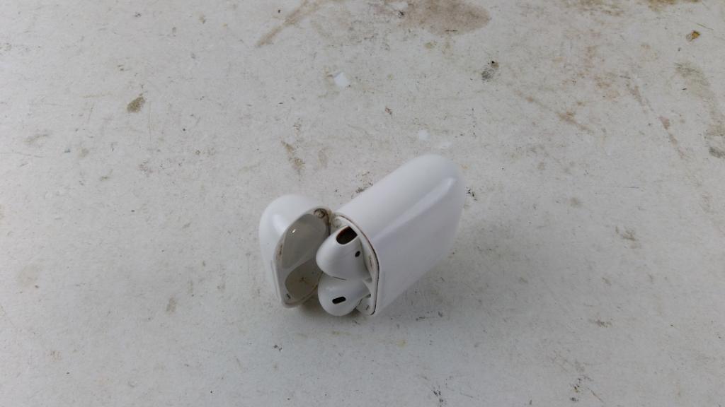 Apple Airpods Sold For Parts