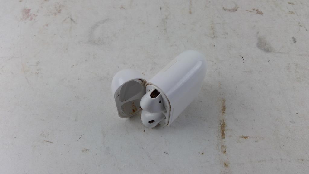 Apple Airpods Sold For Parts