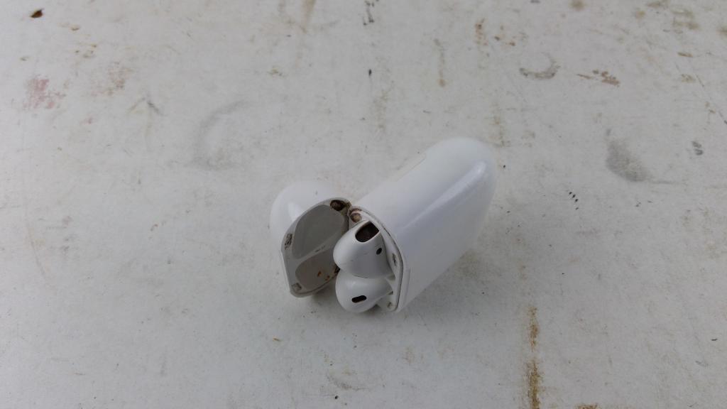 Apple Airpods Sold For Parts