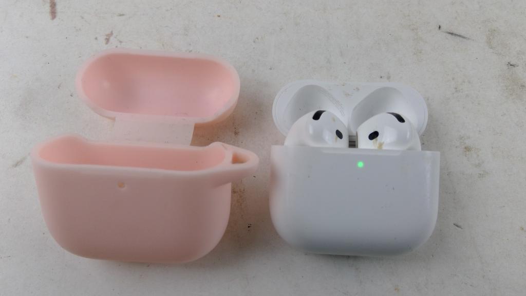 Apple Airpods Sold For Parts