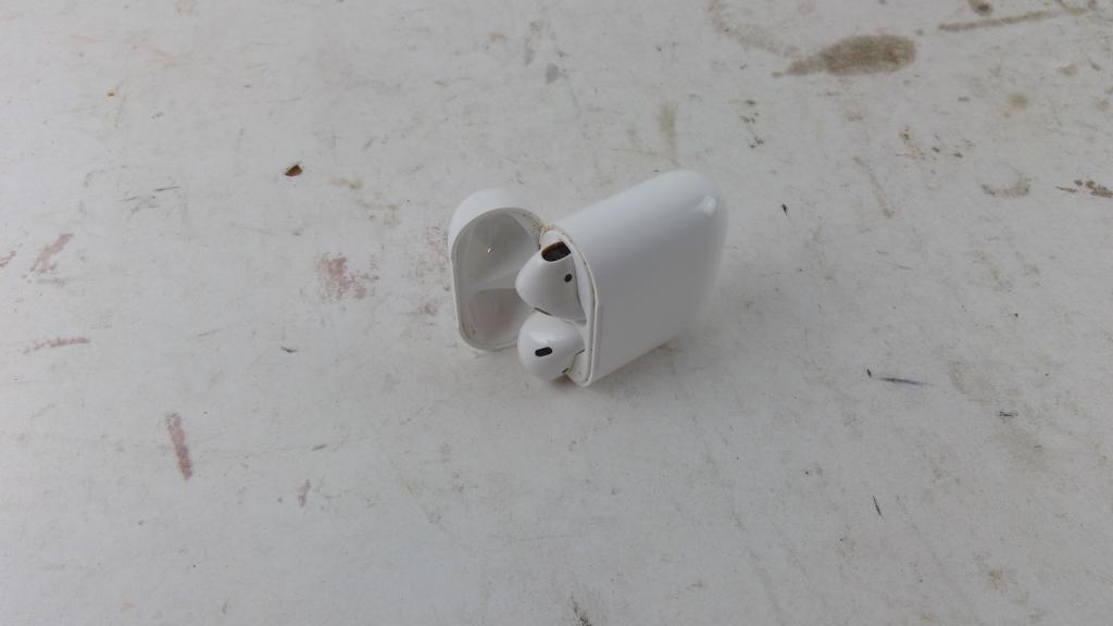 Apple Airpods Sold For Parts
