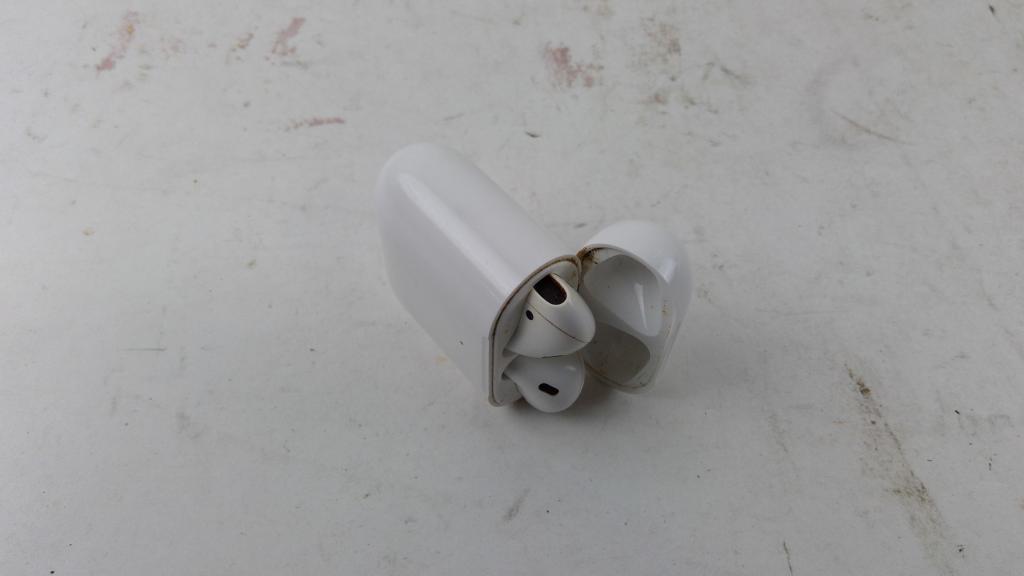 Apple Airpods Sold For Parts