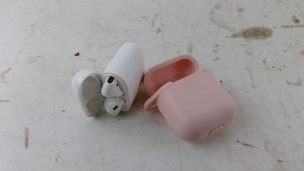 Apple Airpods Sold For Parts