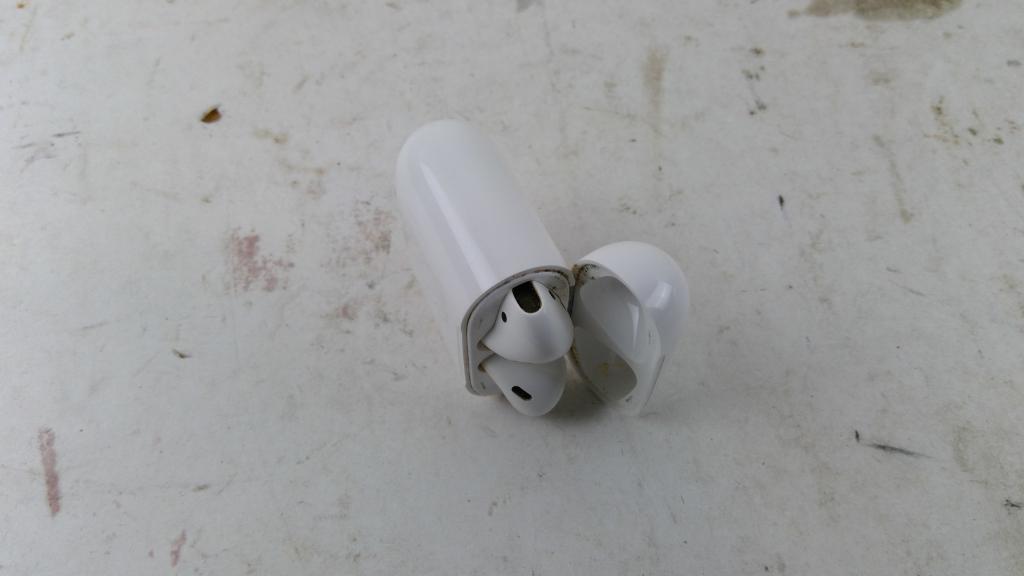 Apple Airpods Sold For Parts