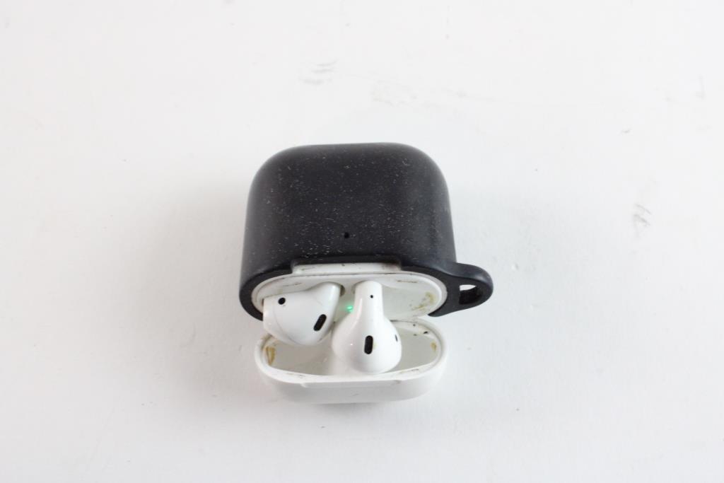 Apple Airpods With Charging Case, 1st Gen Property Room