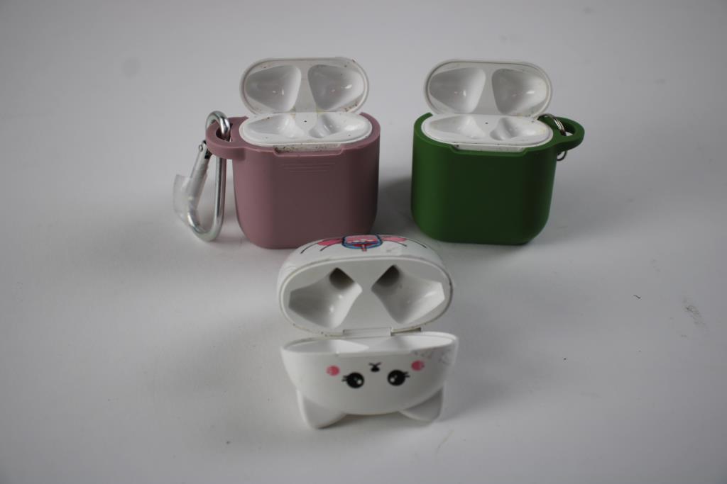 Apple And More Earbud Case Bulk Lot, 10 Pieces Property Room