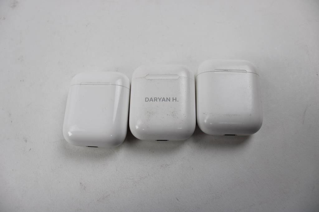 Apple Cases 3 Pieces, Single Airpods Sold For Parts