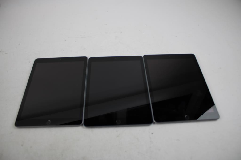 Apple IPad 3 Pieces, Activation Locked, Sold For Parts