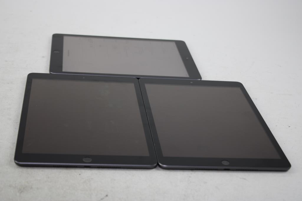 Apple IPad, 3 Pieces Activation Locked, Sold For Parts
