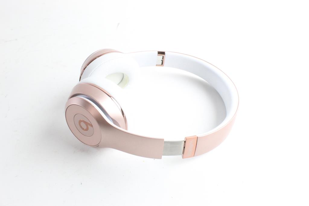 Apple IPad 5th Gen, 128 GB, Beats Headphones Property Room