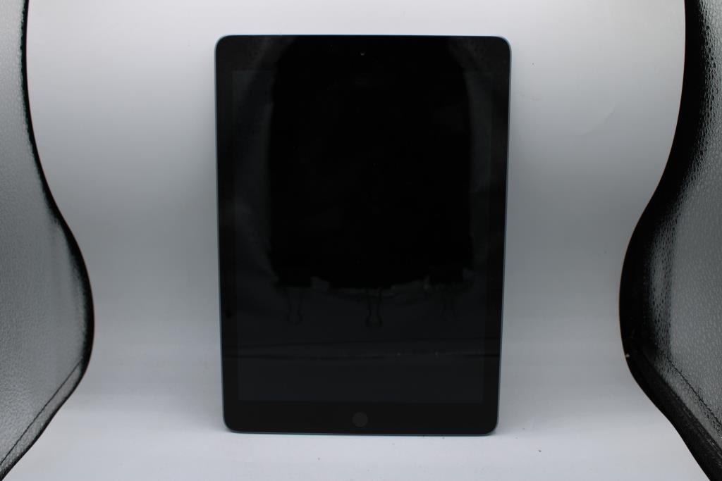 Apple IPad 6th Gen, 32GB, Wi-Fi Only