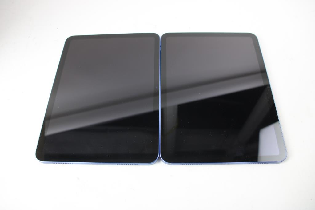 Apple IPad Bulk, 2 Pieces, Sold For Parts