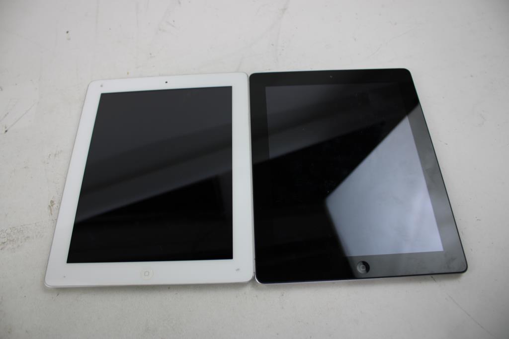 Apple IPad Bulk Lot, 2 Pieces, SOLD FOR PARTS