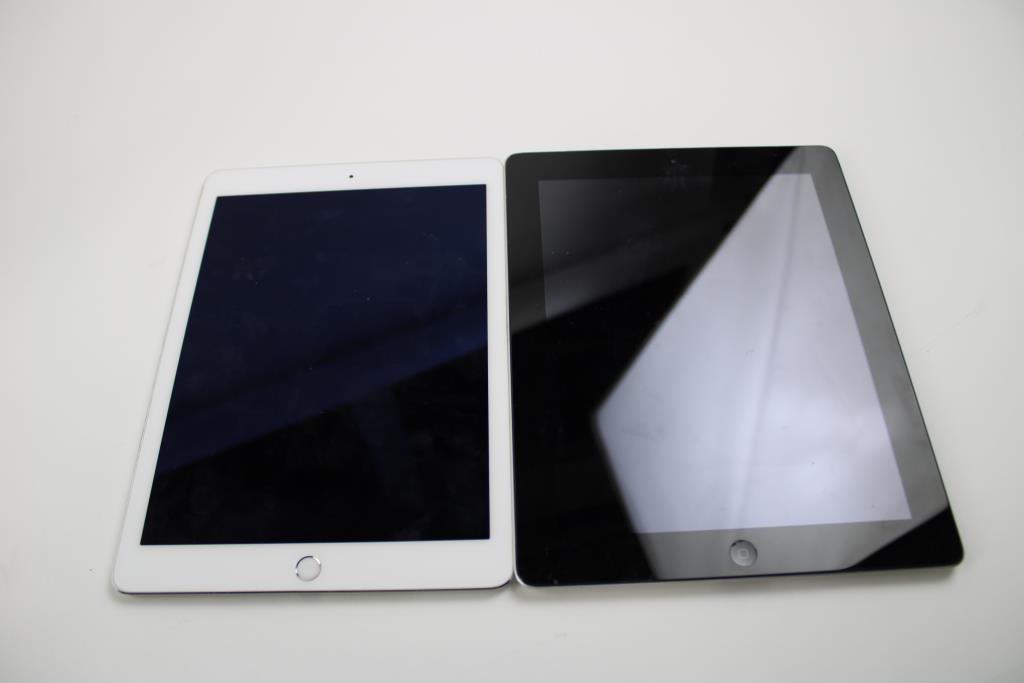 Apple IPad Bulk Lot, 2 Pieces, SOLD FOR PARTS
