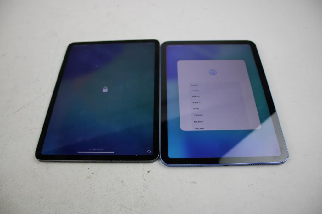 Apple IPad Bulk Lot, 2 Pieces, SOLD FOR PARTS