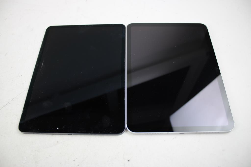 Apple IPad Bulk Lot, 2 Pieces, SOLD FOR PARTS