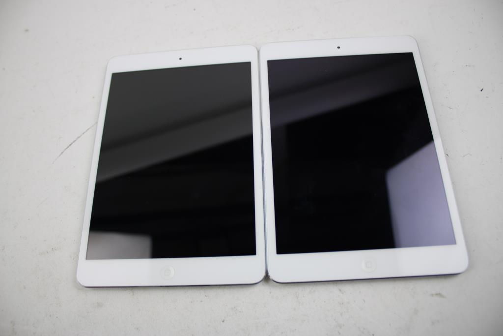 Apple IPad Bulk Lot, 2 Pieces, Sold For Parts