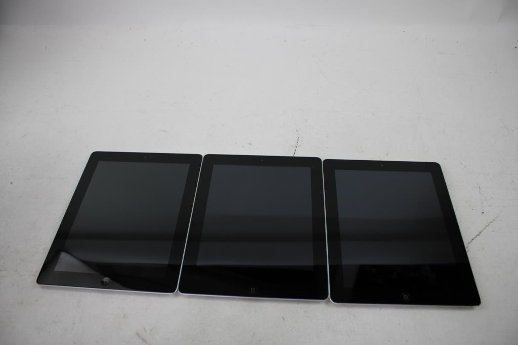 Apple IPad Bulk Lot, 3 Pieces, SOLD FOR PARTS